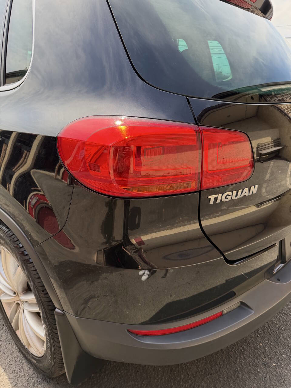 Used 2015 Volkswagen Tiguan SEL image 17