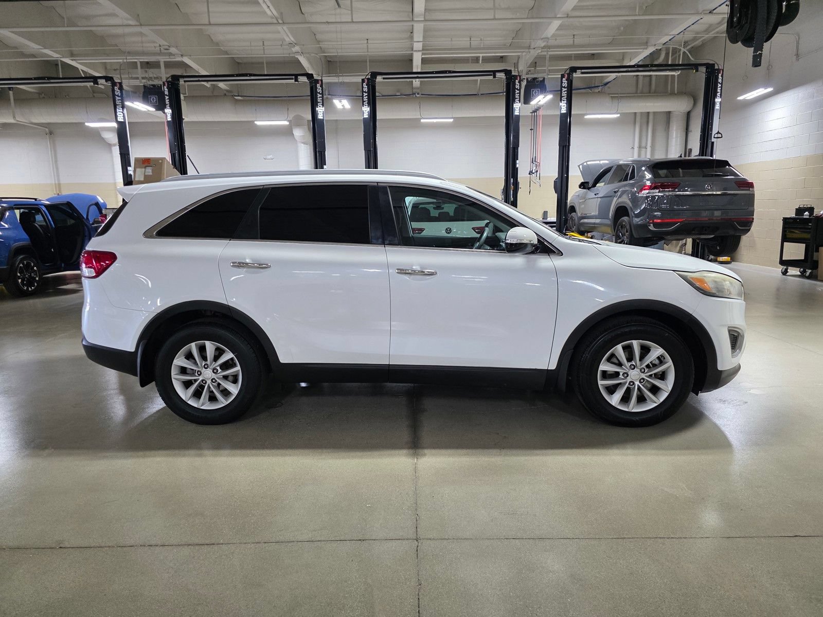 Used 2017 Kia Sorento LX FWD image 8