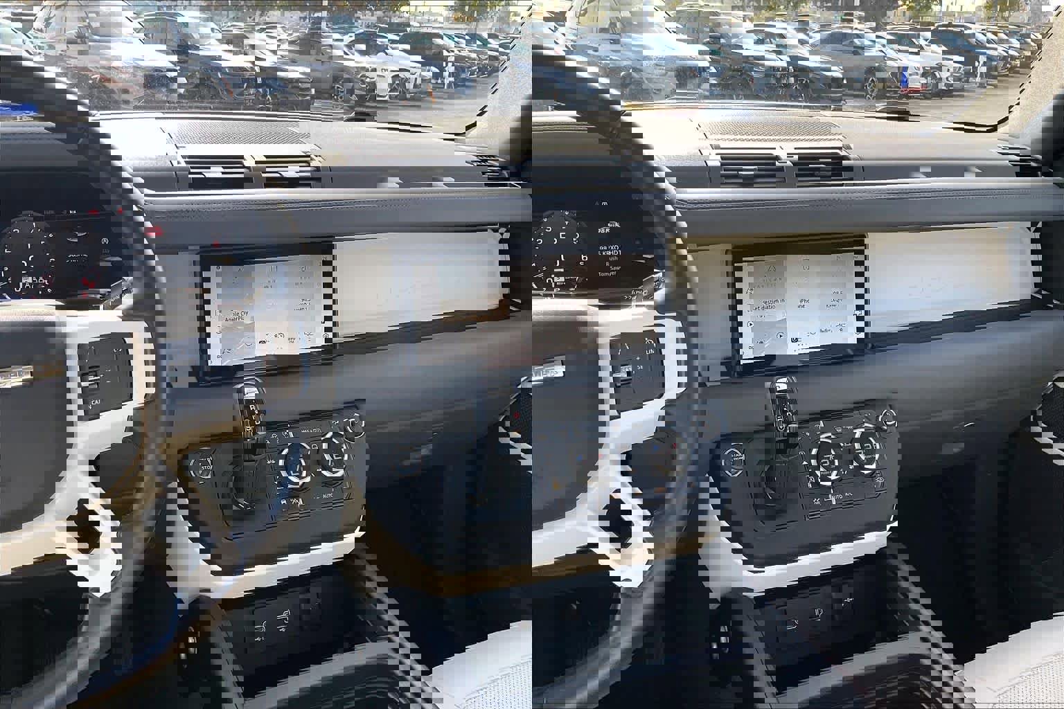 Used 2023 Land Rover Defender 110 SE image 9