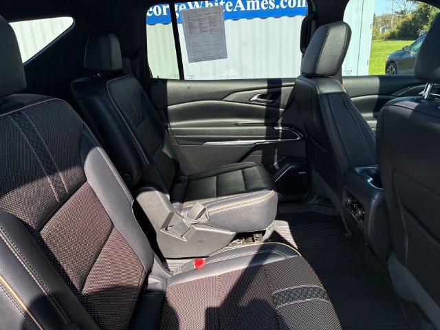 Used 2026 Chevrolet Traverse High Country AWD/4WD image 19