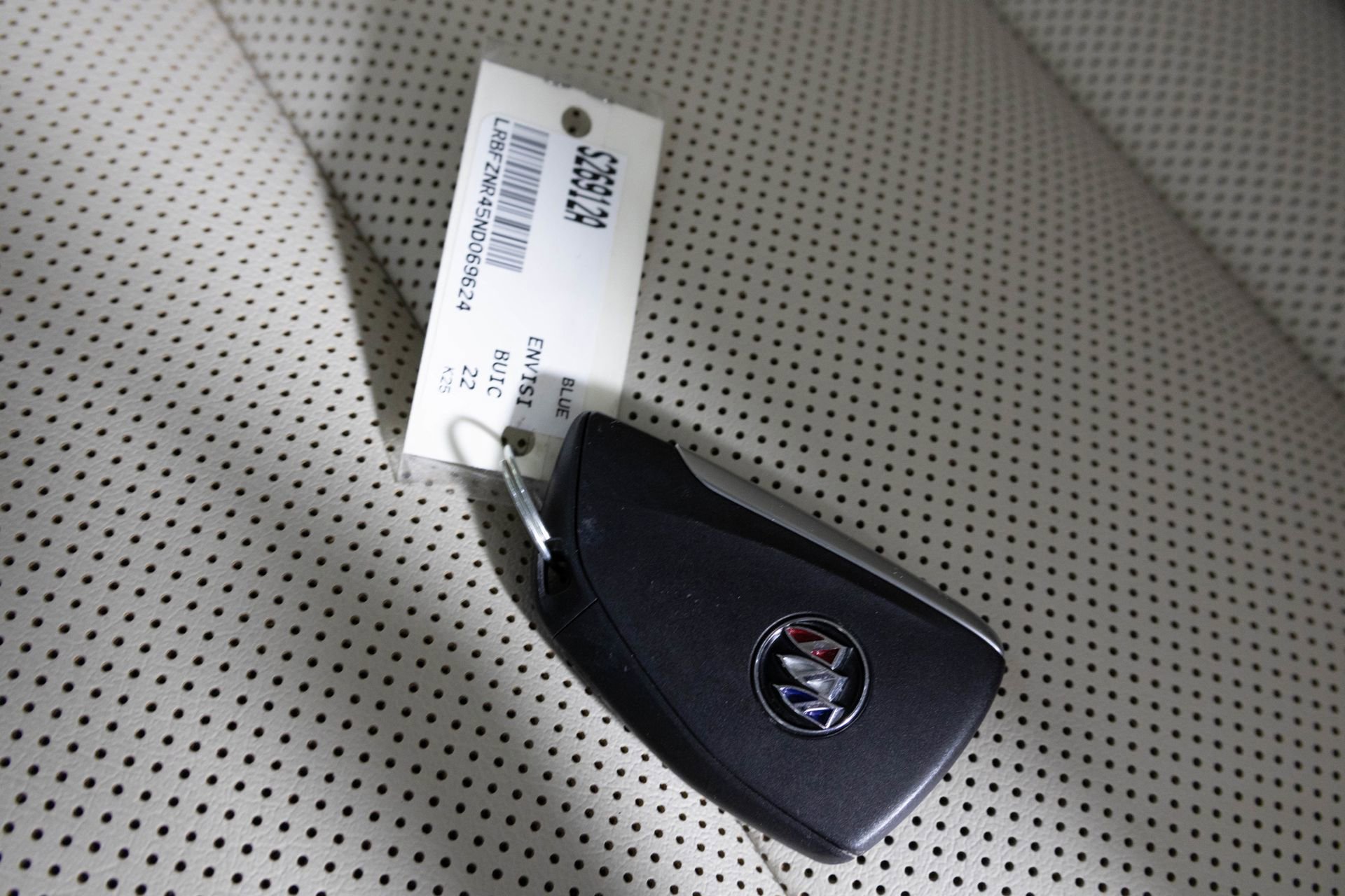 Used 2022 Buick Envision Essence w/ Safety Package image 43