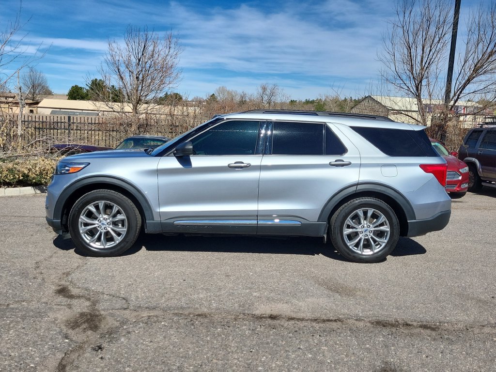 Used 2022 Ford Explorer XLT w/ Equipment Group 202A RWD image 7