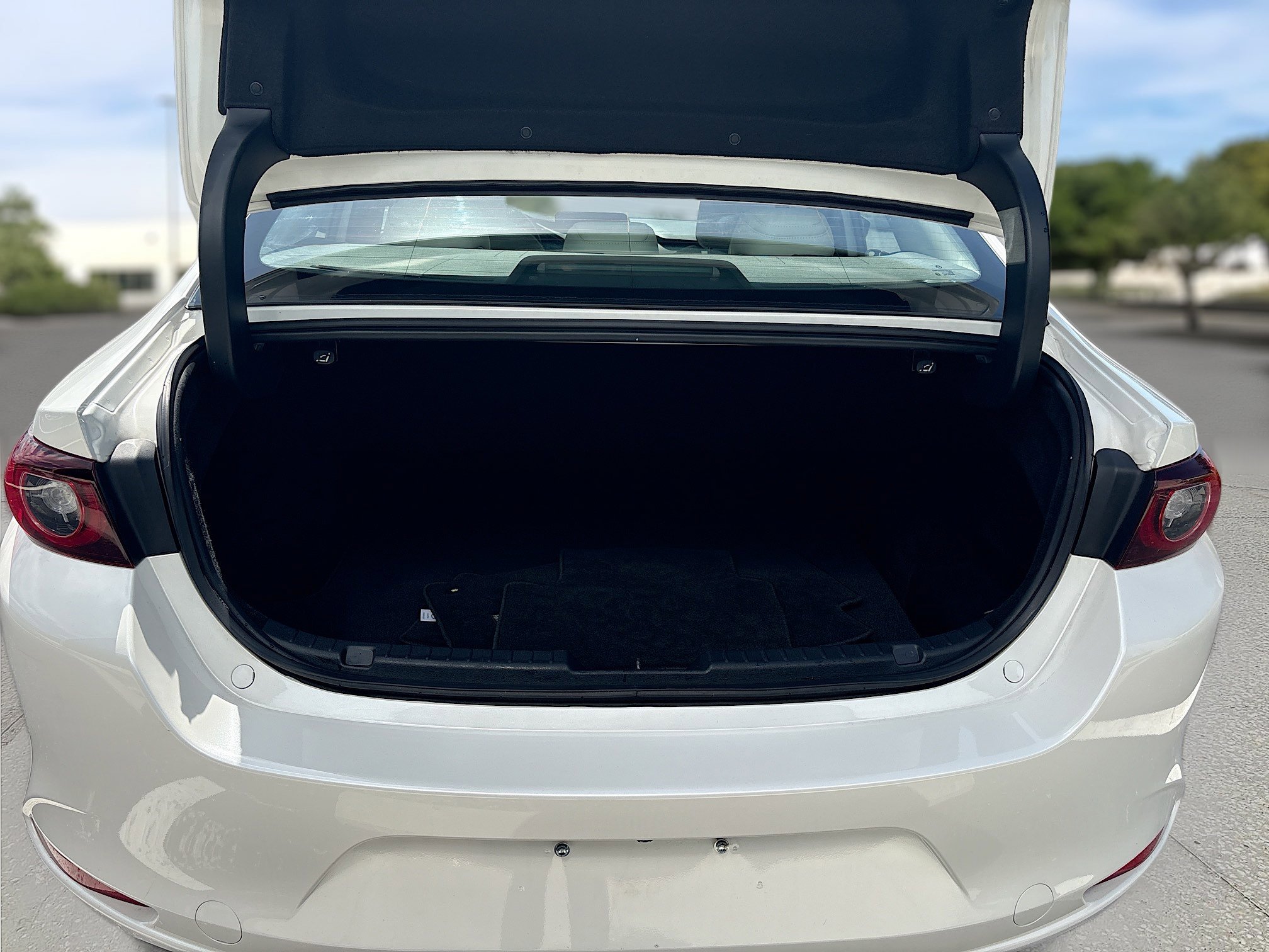 Used 2023 MAZDA MAZDA3 s image 17