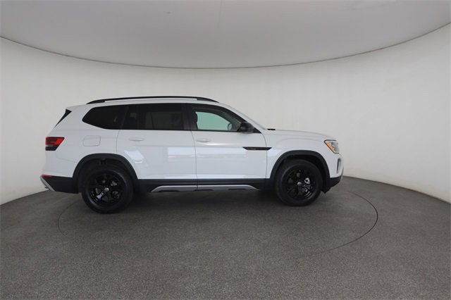 Used 2025 Volkswagen Atlas Peak Edition SE image 23