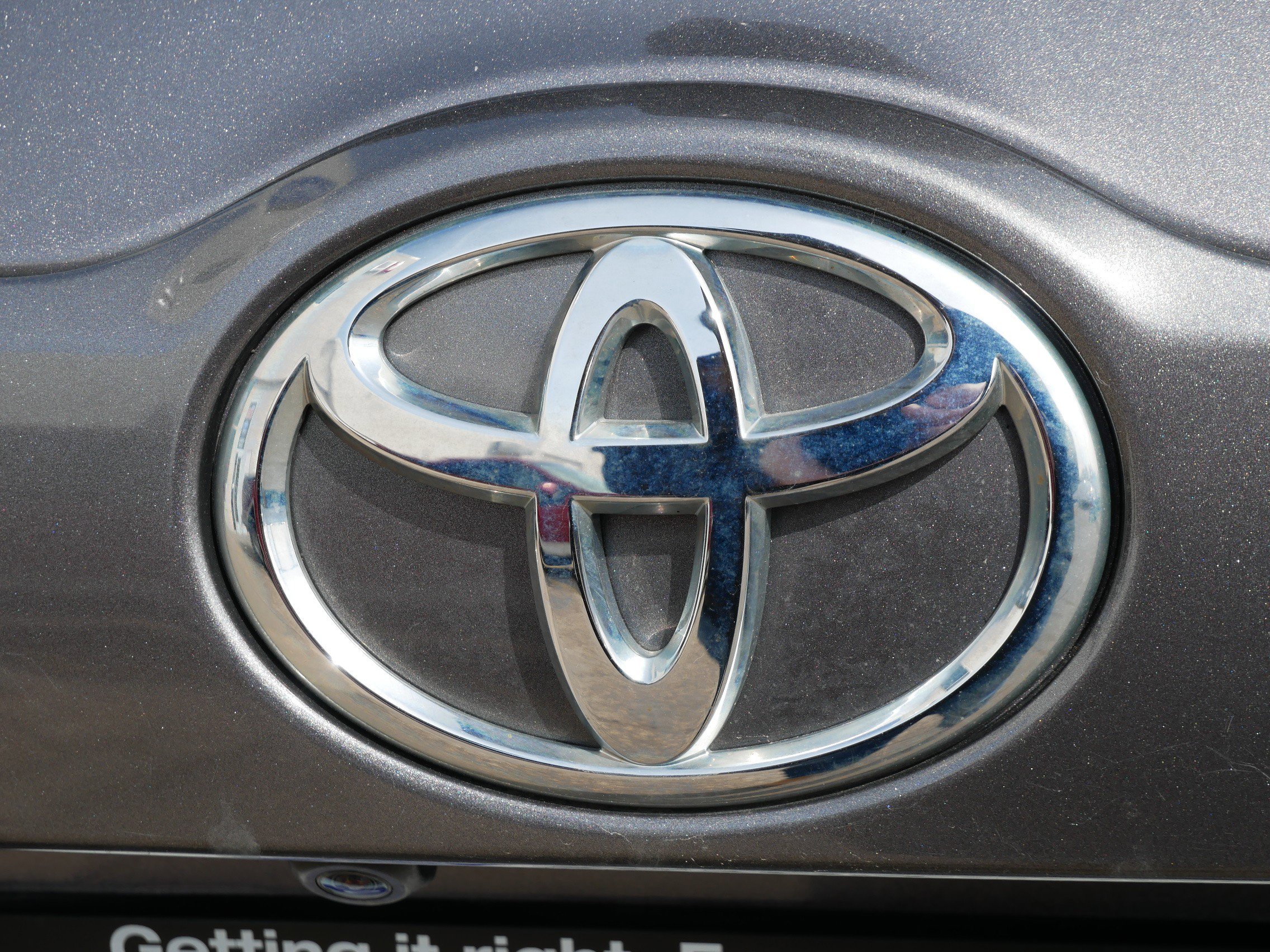 Used 2019 Toyota Highlander Plus AWD/4WD image 4