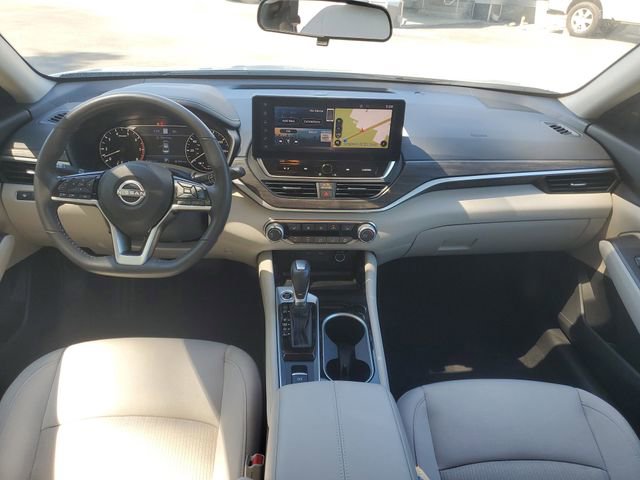 Used 2024 Nissan Altima 2.5 SV w/ SV Premium Package FWD image 12