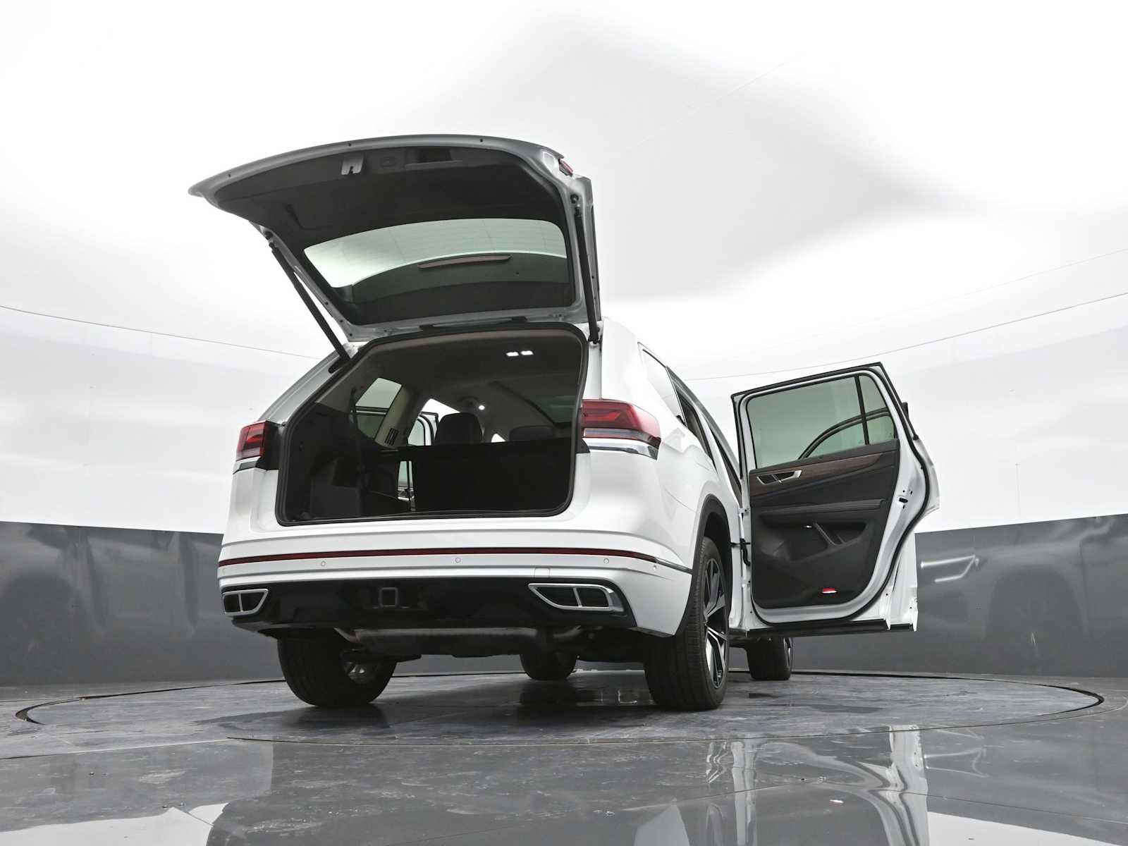 Used 2025 Volkswagen Atlas SEL Premium R-Line image 50