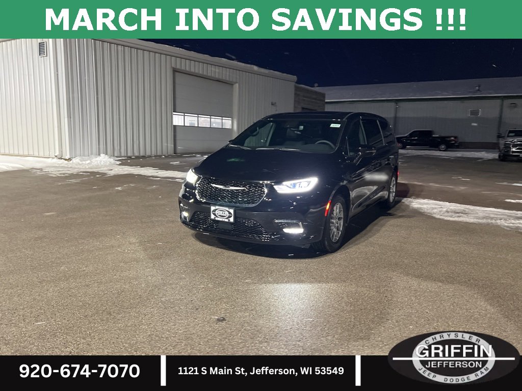 New 2026 Chrysler Pacifica Select image 3