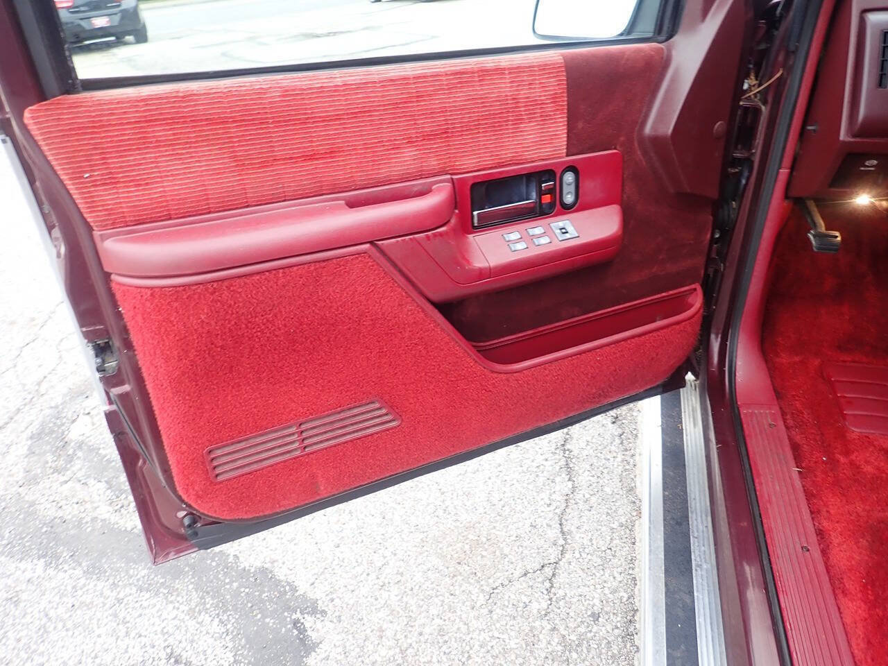 Used 1994 Chevrolet Suburban 2WD image 7
