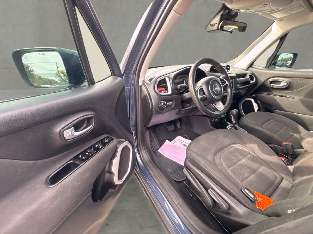 Used 2021 Jeep Renegade Latitude AWD/4WD image 13