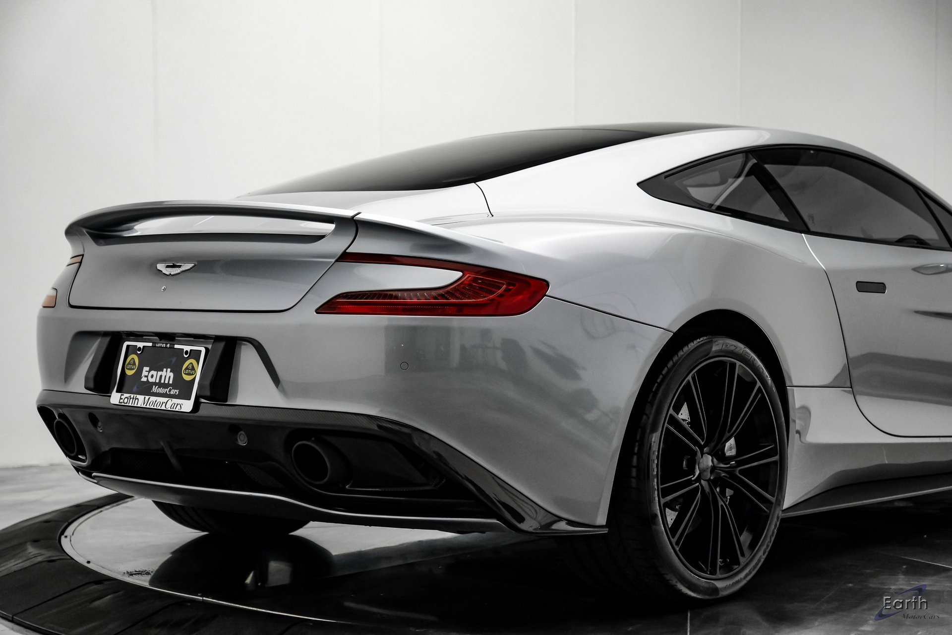 Used 2014 Aston Martin Vanquish Coupe image 14