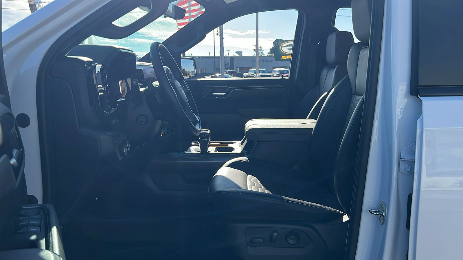 Used 2024 Chevrolet Silverado 1500 ZR2 w/ Technology Package image 11