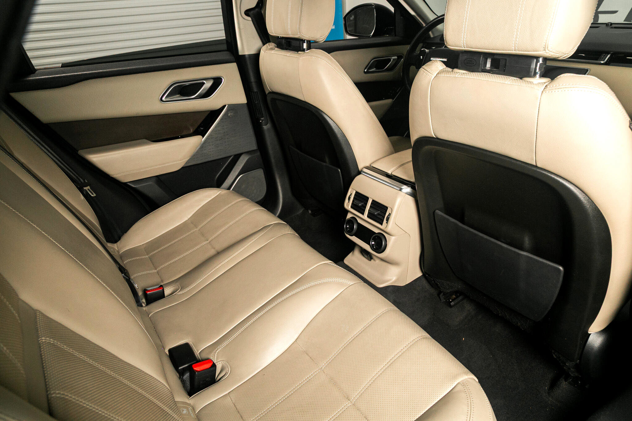 Used 2020 Land Rover Range Rover Velar S image 8