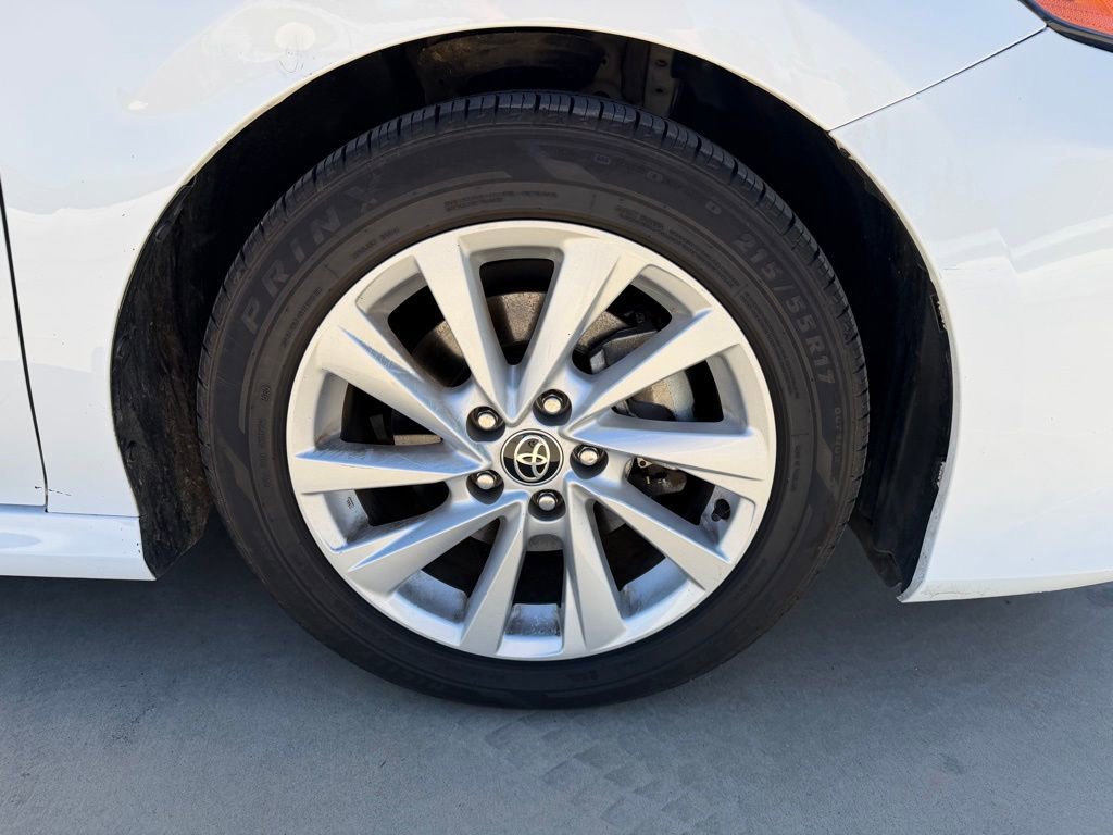 Used 2022 Toyota Camry LE image 9