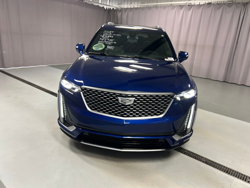 Used 2024 Cadillac XT6 Premium Luxury AWD/4WD image 2