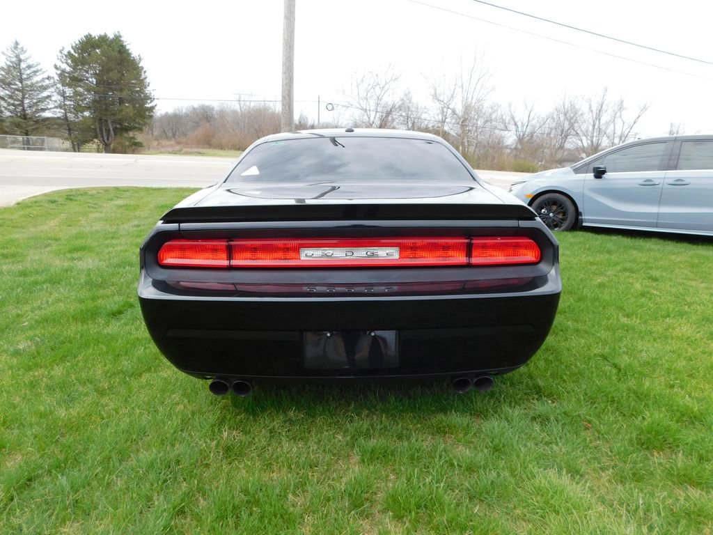 Used 2010 Dodge Challenger R/T RWD image 4