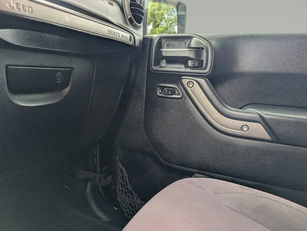 Used 2013 Jeep Wrangler Sport AWD/4WD image 29