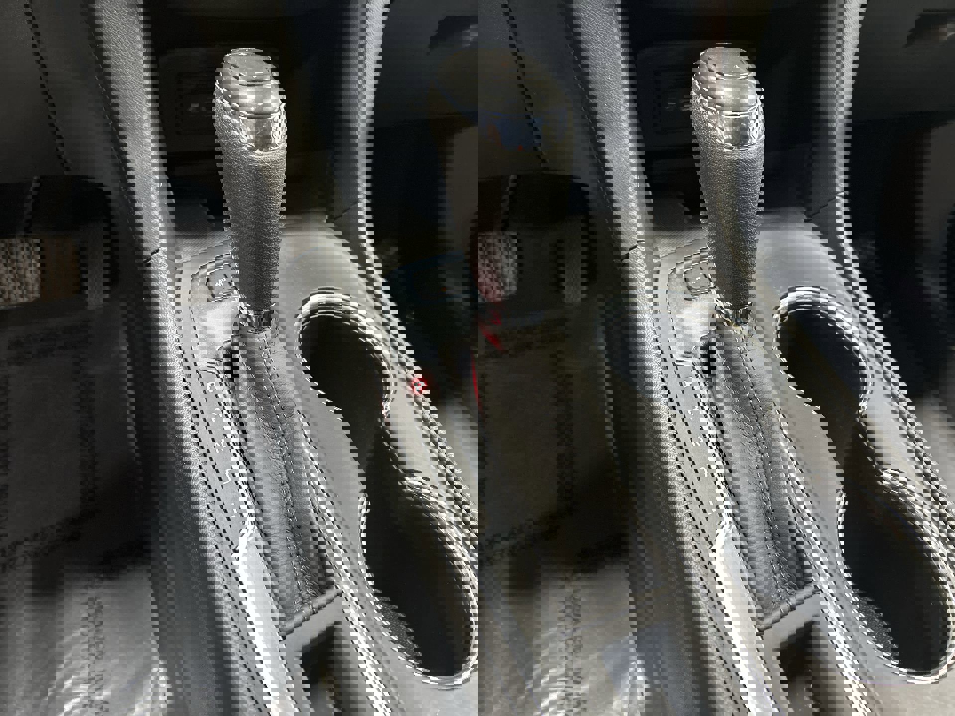 Used 2020 Chevrolet Equinox Premier image 17