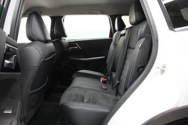 Used 2022 Mitsubishi Outlander SE image 28