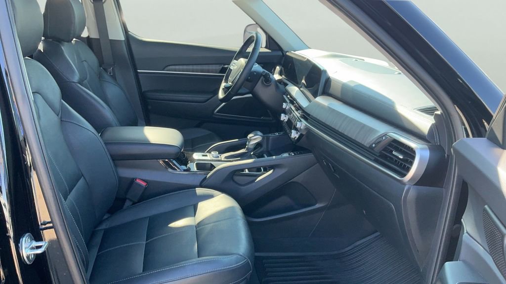 Used 2024 Kia Telluride EX w/ EX Captain's Chair Package image 11