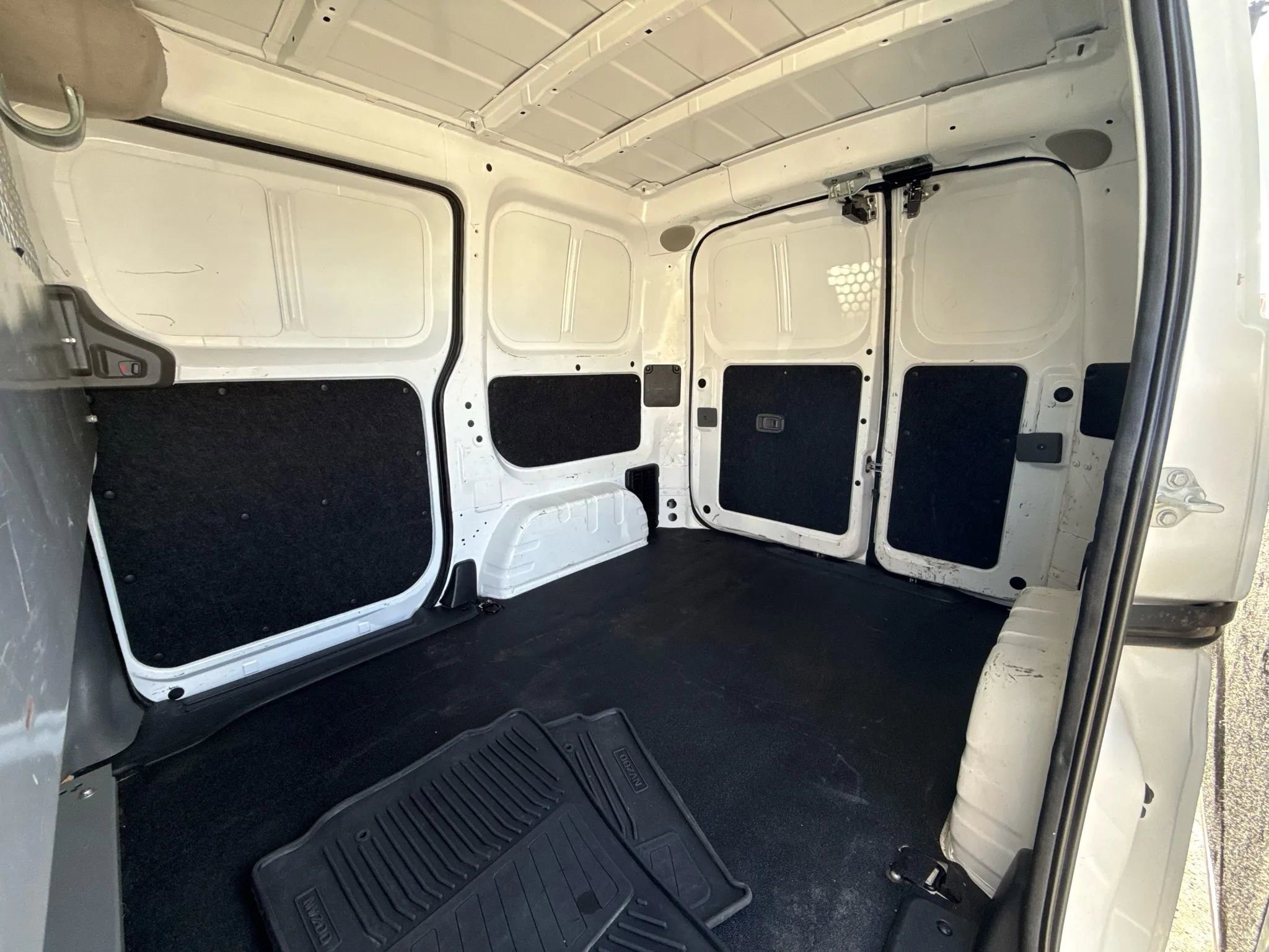 Used 2019 Nissan NV200 SV w/ Navigation Package image 42