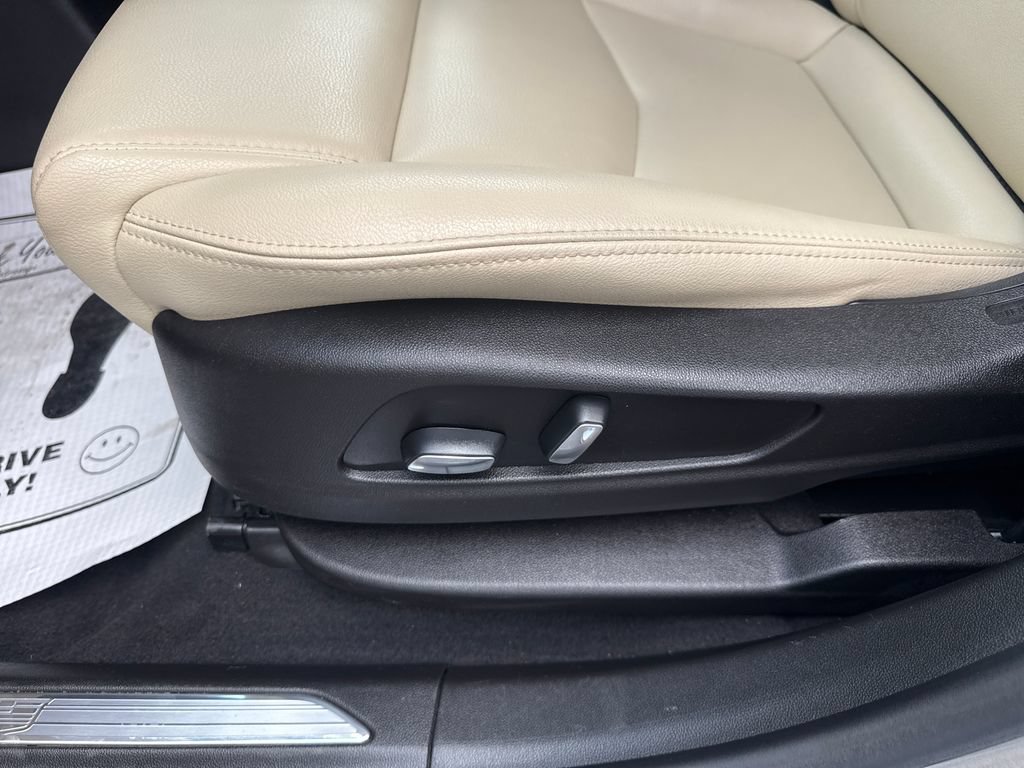 Used 2018 Cadillac XT5 AWD image 29