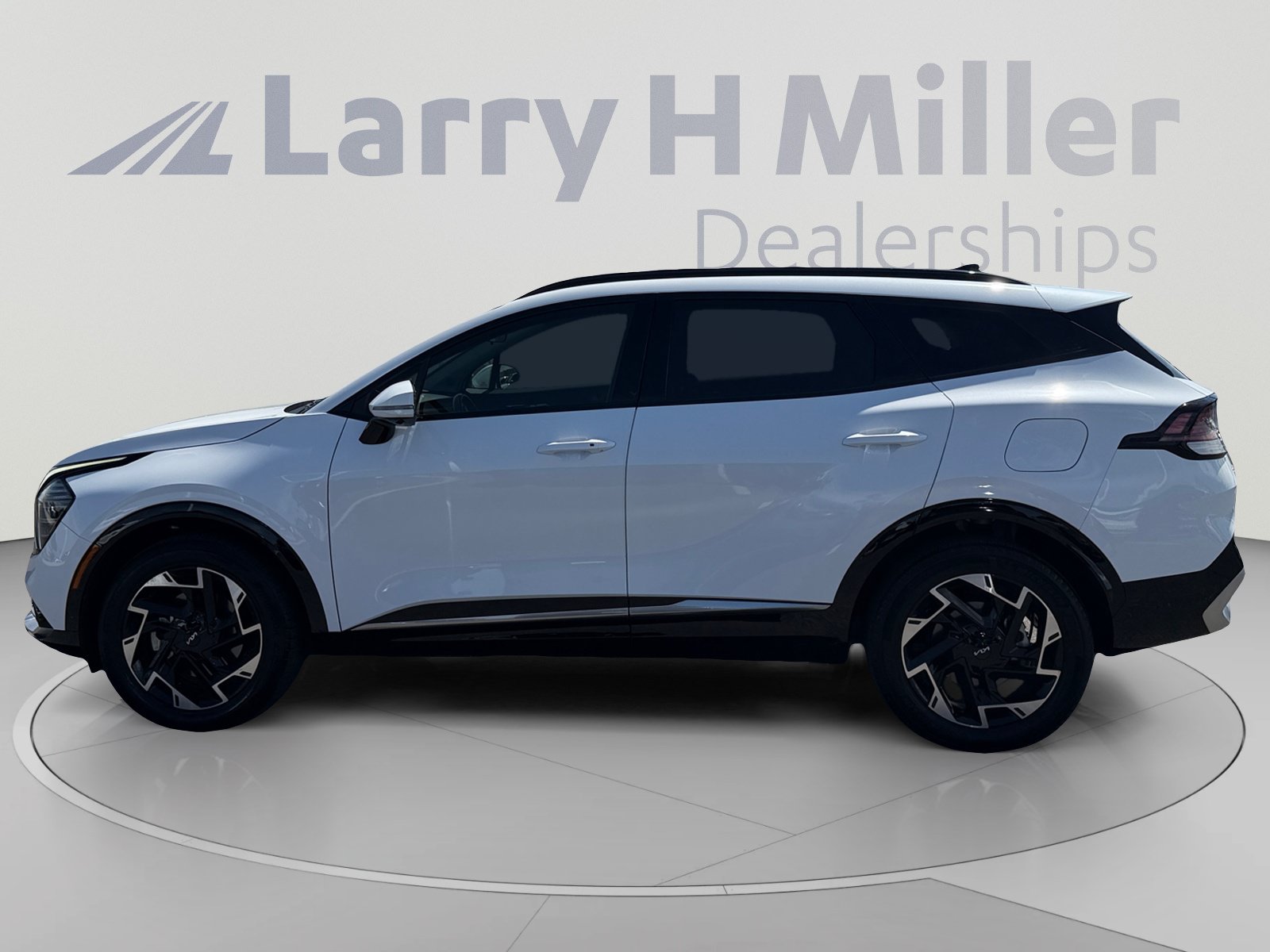 Used 2024 Kia Sportage SX AWD/4WD image 2