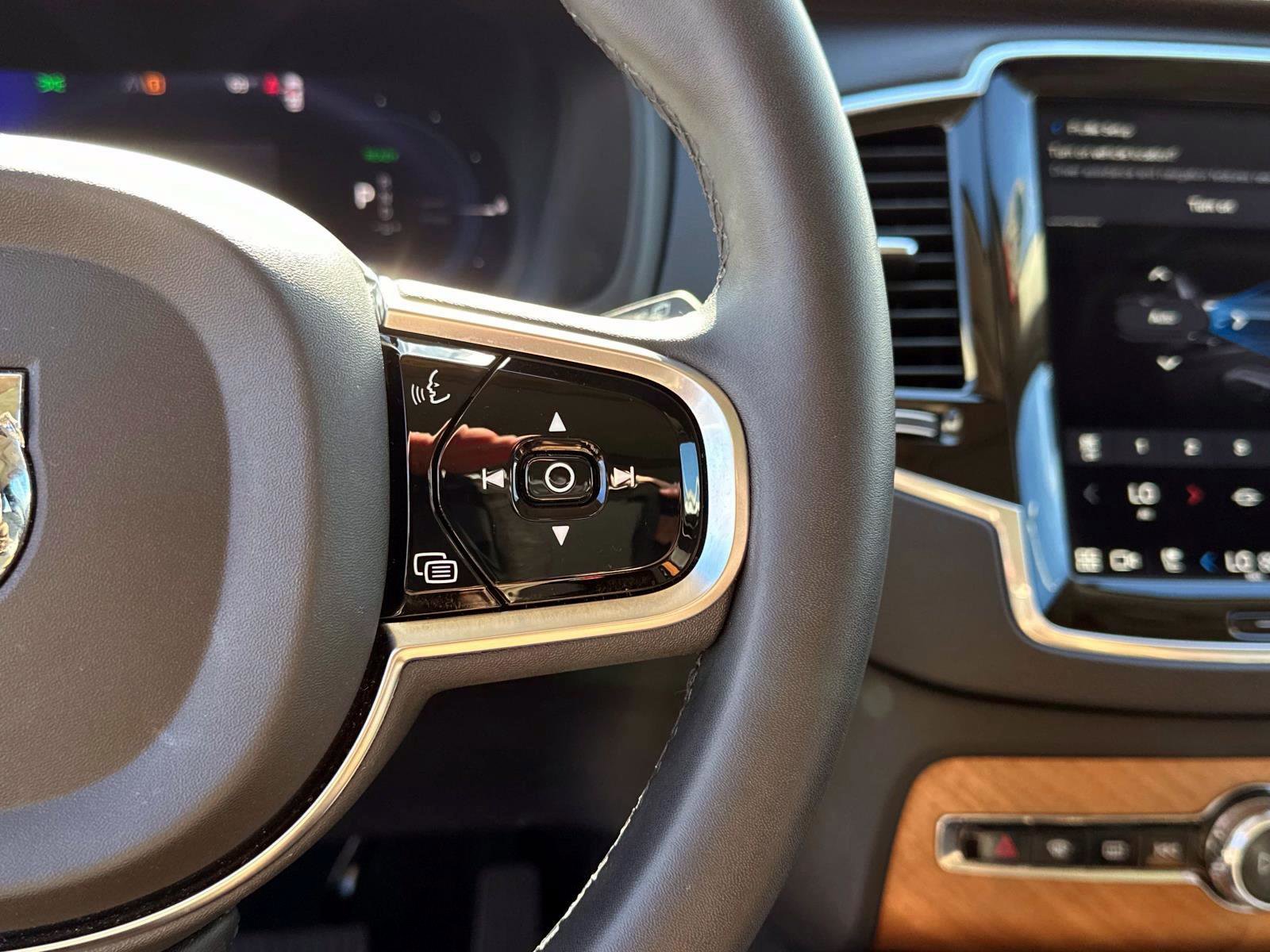 Certified 2024 Volvo XC90 T8 Plus w/ Protection Package Premier image 25