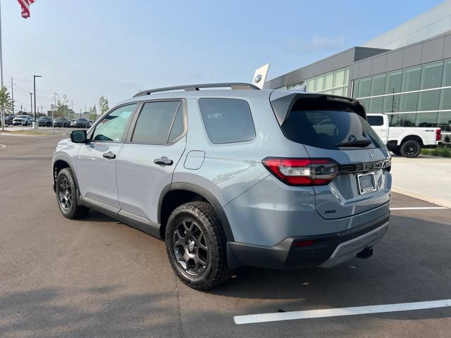 Used 2025 Honda Pilot TrailSport image 6