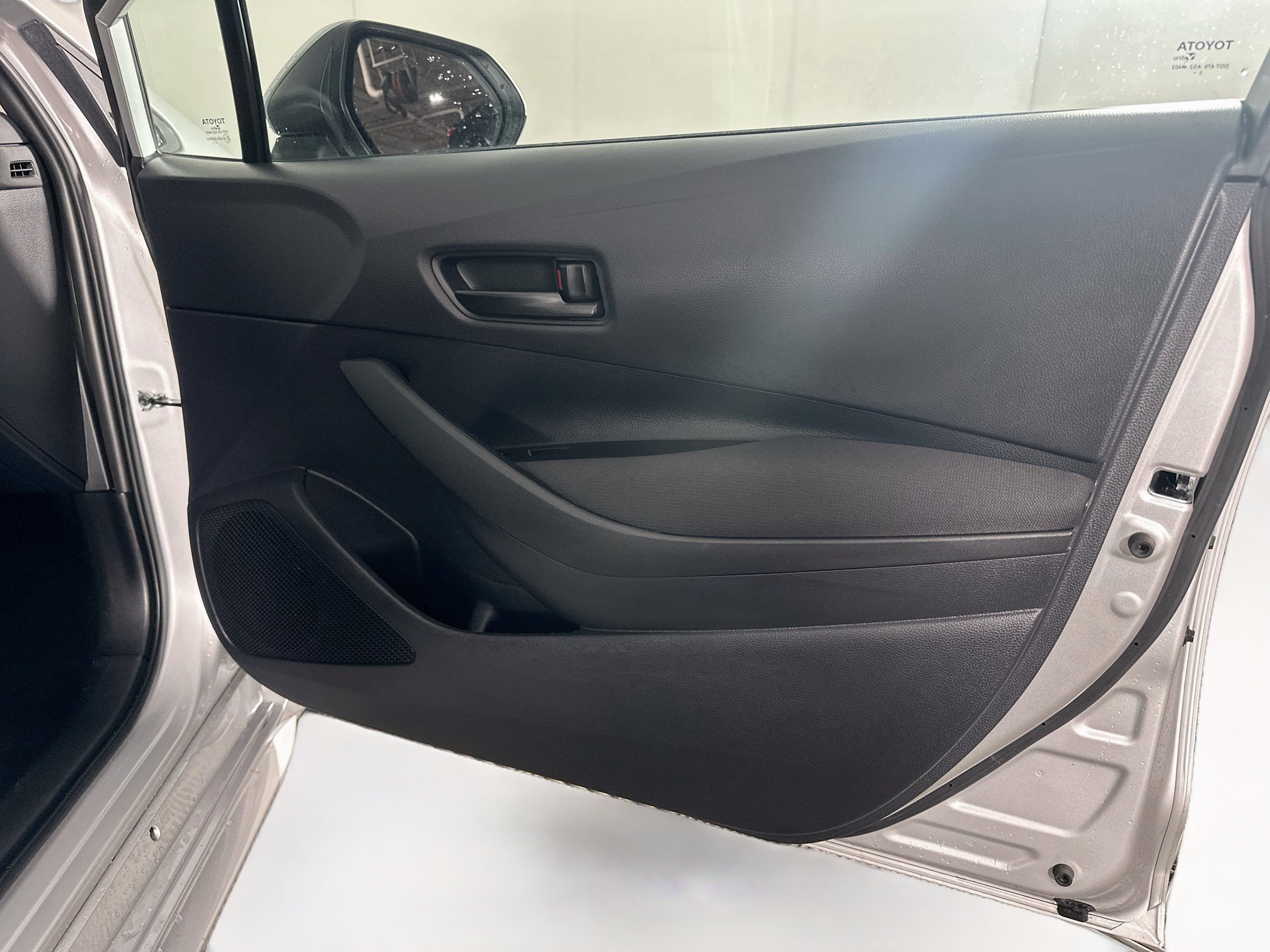 Used 2026 Toyota Corolla LE FWD image 30