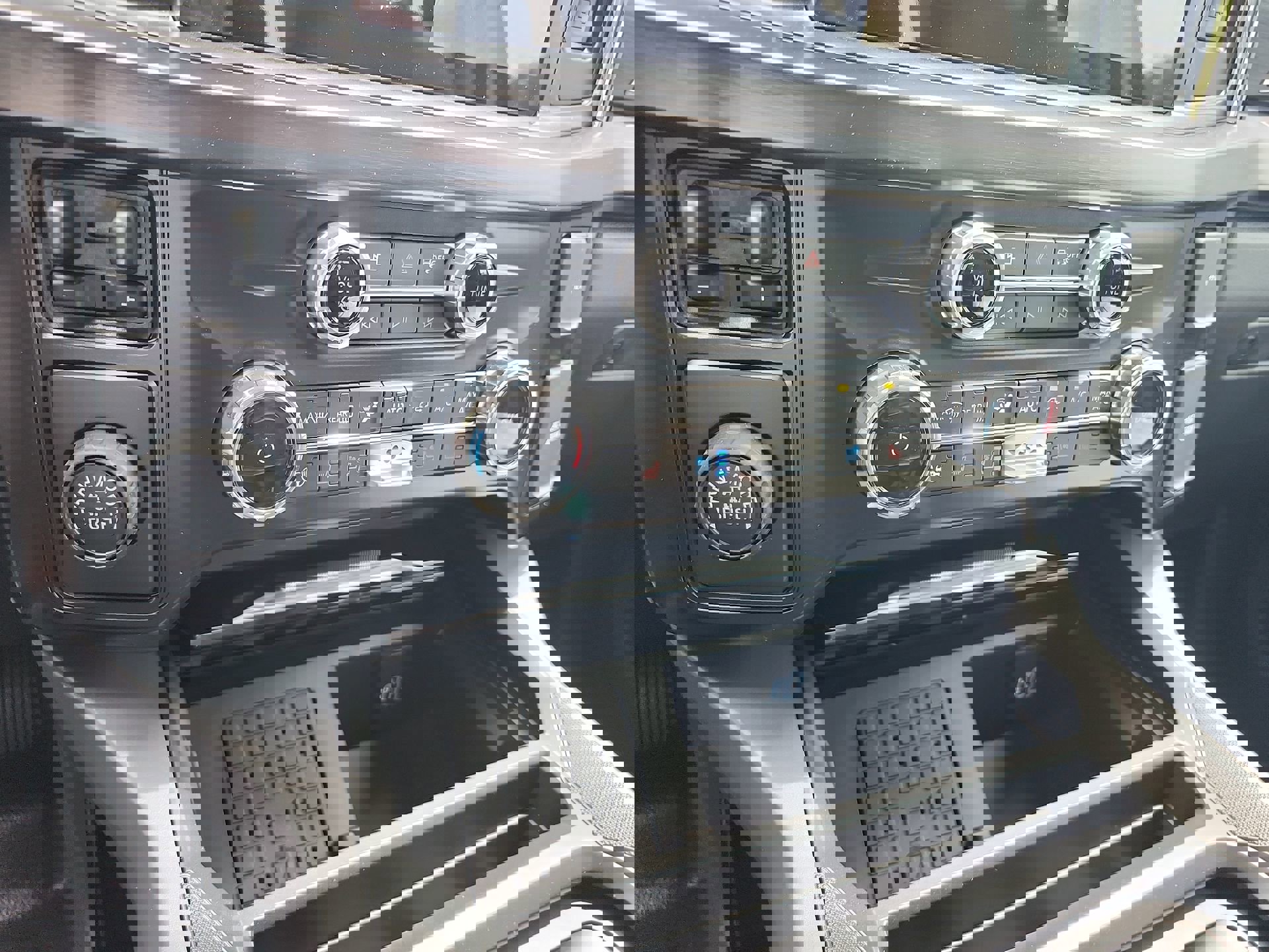 New 2026 Ford F350 Lariat image 30