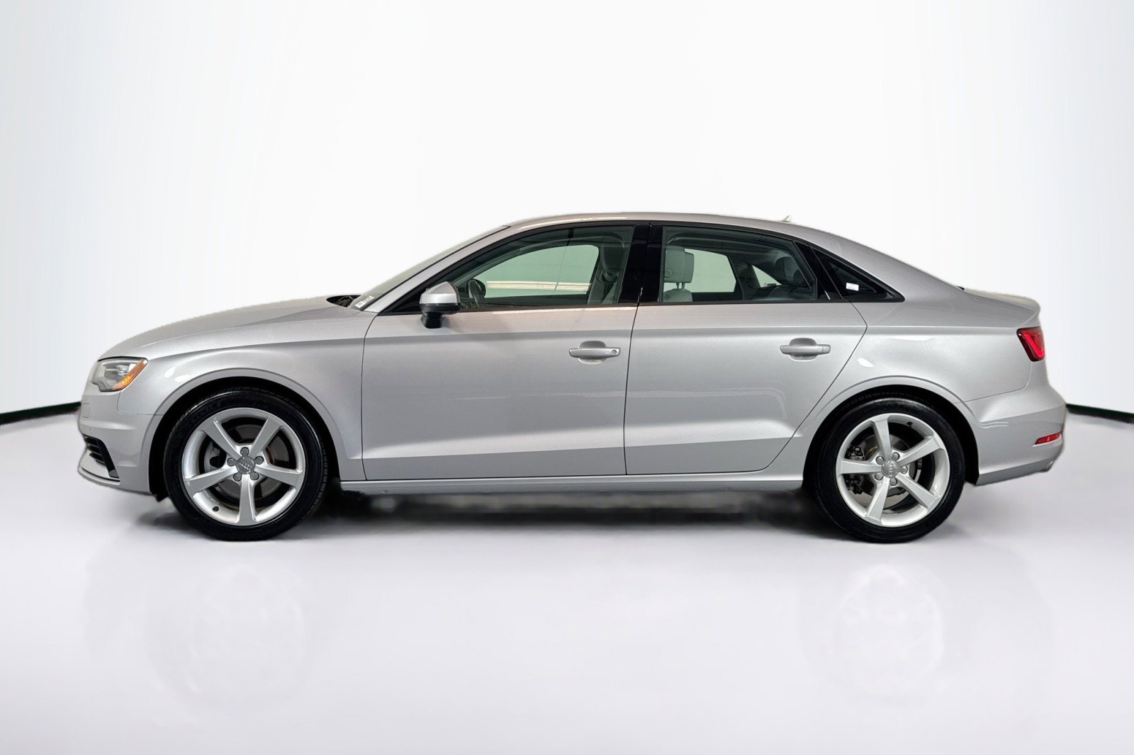 Used 2015 Audi A3 2.0T Premium image 8