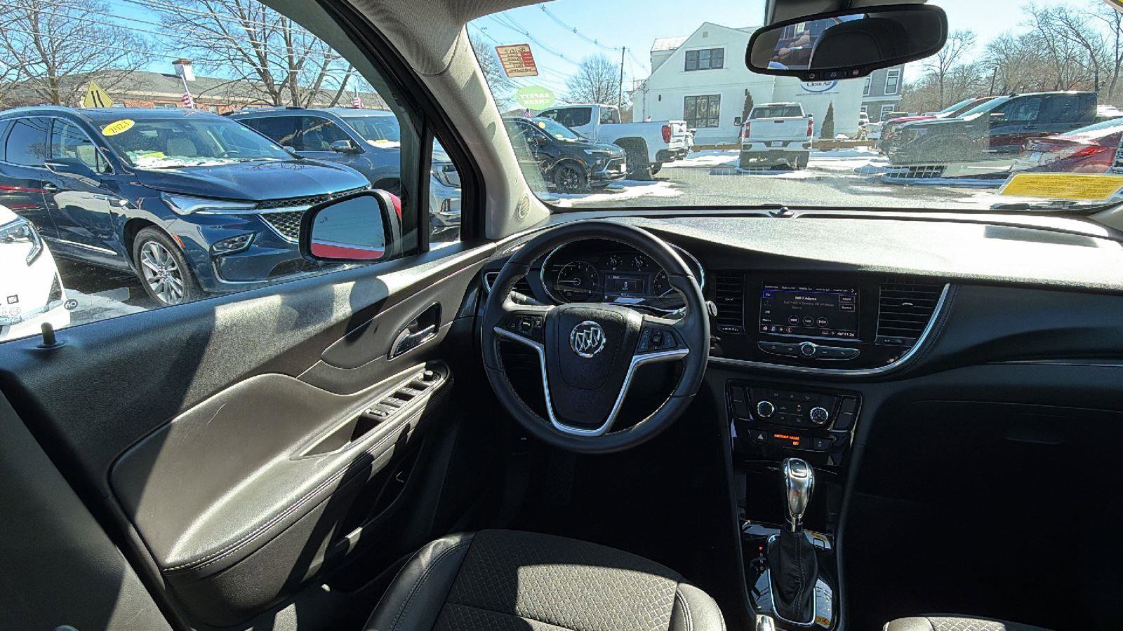 Used 2022 Buick Encore Preferred w/ Safety Package image 27