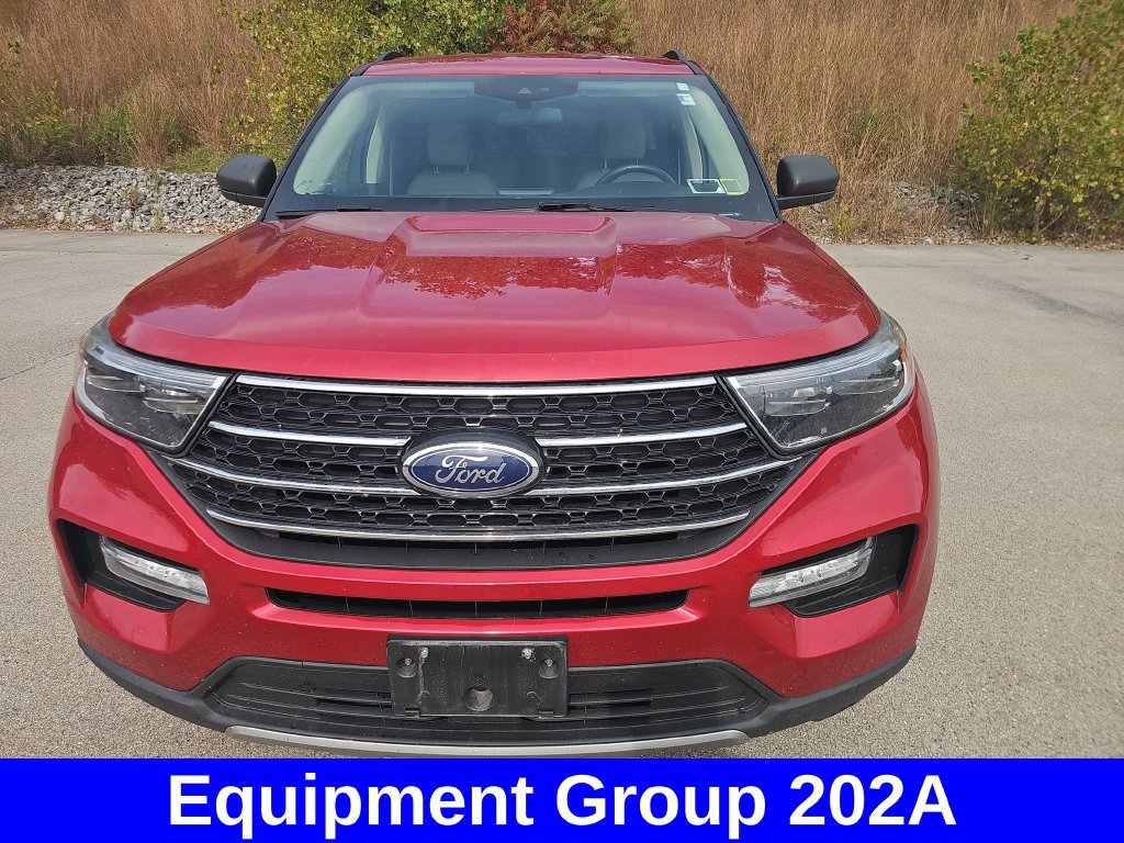 Used 2023 Ford Explorer XLT w/ Equipment Group 202A AWD/4WD image 2
