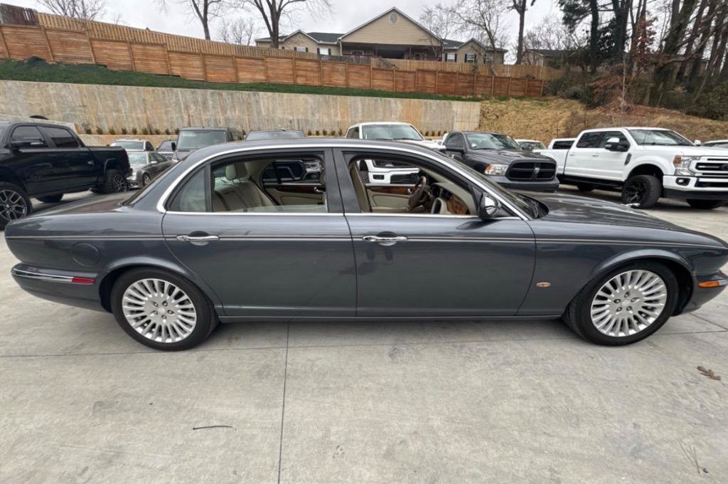 Used 2006 Jaguar XJ Vanden Plas image 4