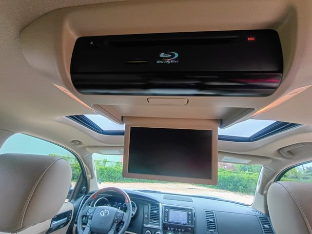 Used 2018 Toyota Sequoia Platinum AWD/4WD image 64