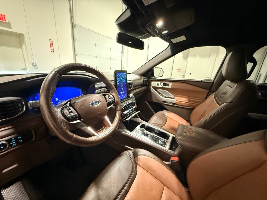 Used 2023 Ford Explorer King Ranch w/ Technology Package AWD/4WD image 18