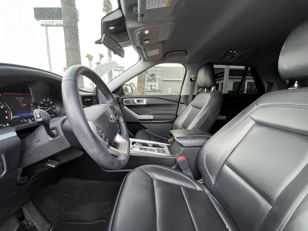 Used 2022 Ford Explorer XLT w/ Equipment Group 202A image 12