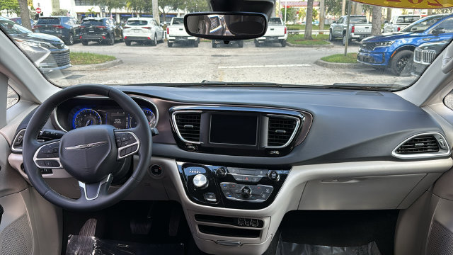 Used 2024 Chrysler Voyager LX FWD image 13