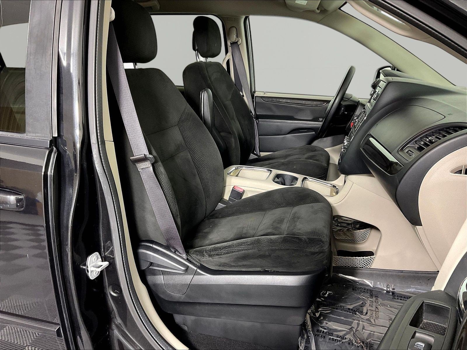 Used 2015 Dodge Grand Caravan SXT FWD image 27