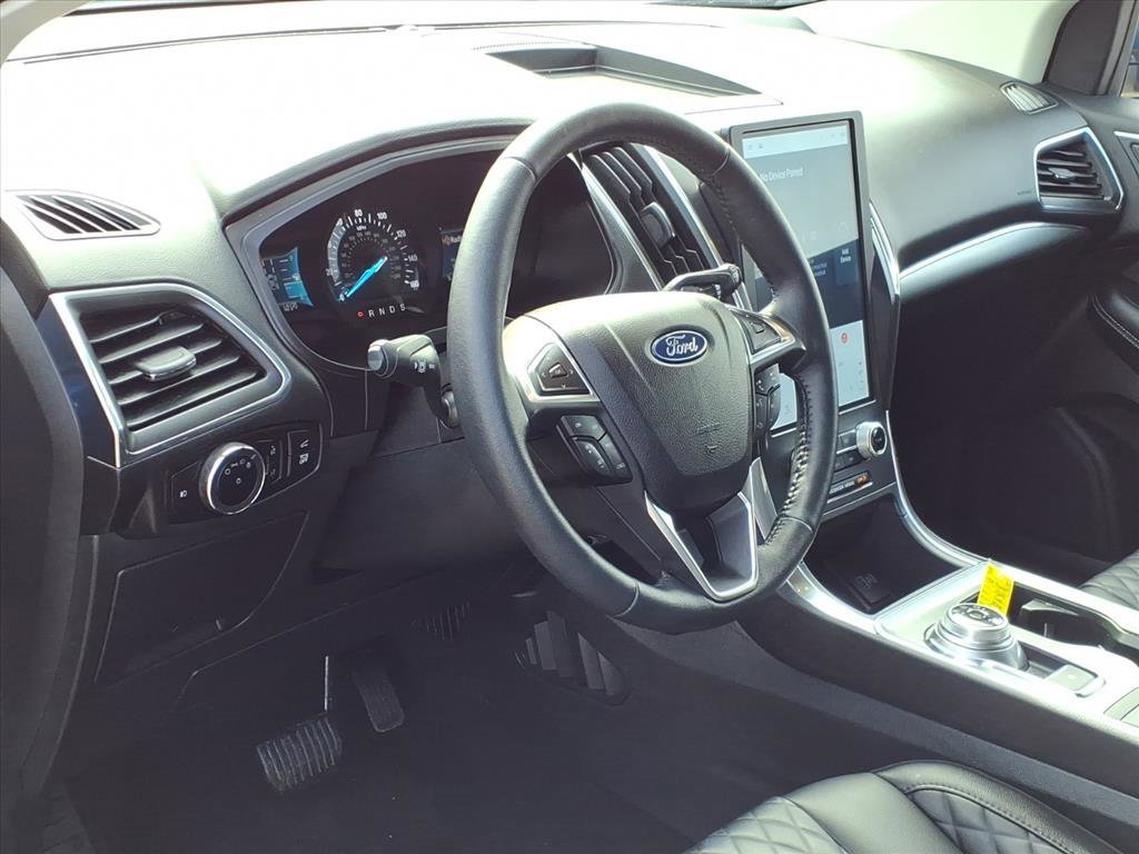 Used 2024 Ford Edge Titanium image 12