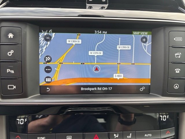 Used 2018 Jaguar F-PACE R-Sport image 17