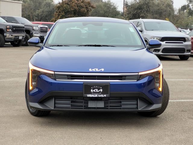 New 2025 Kia K4 LXS image 2
