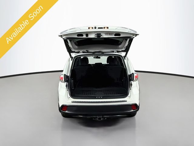Used 2016 Toyota Highlander Plus AWD/4WD image 25