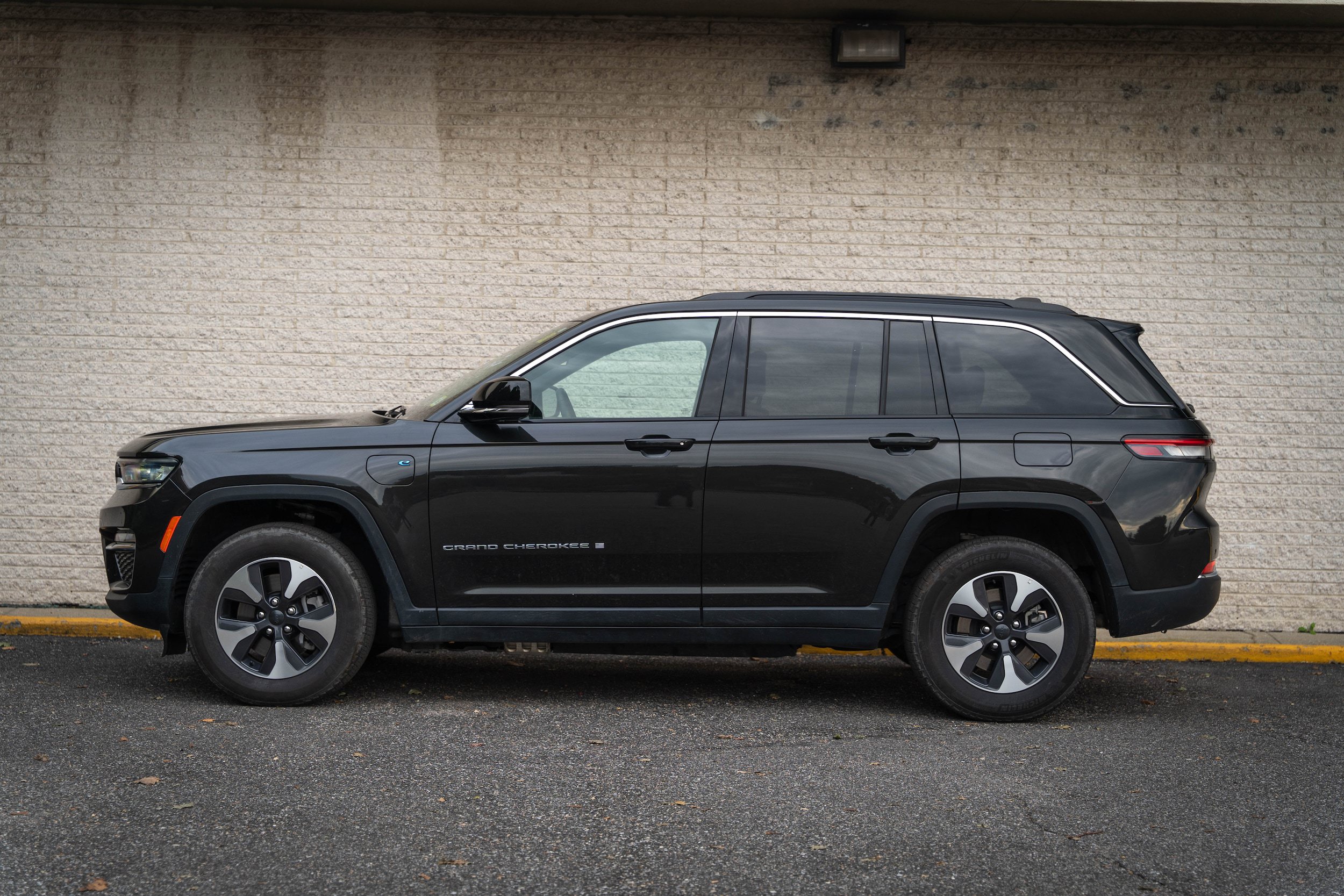 Used 2024 Jeep Grand Cherokee Limited 4xe AWD/4WD image 4