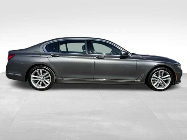 Used 2019 BMW 750i xDrive w/ Executive Package image 8