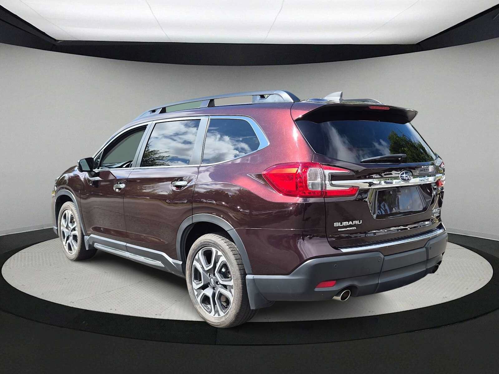 Used 2023 Subaru Ascent Touring AWD/4WD image 6