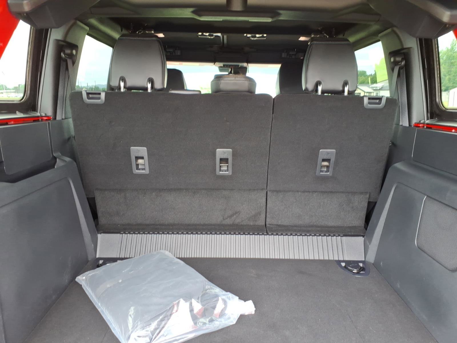 Used 2024 Ford Bronco Wildtrak AWD/4WD image 6