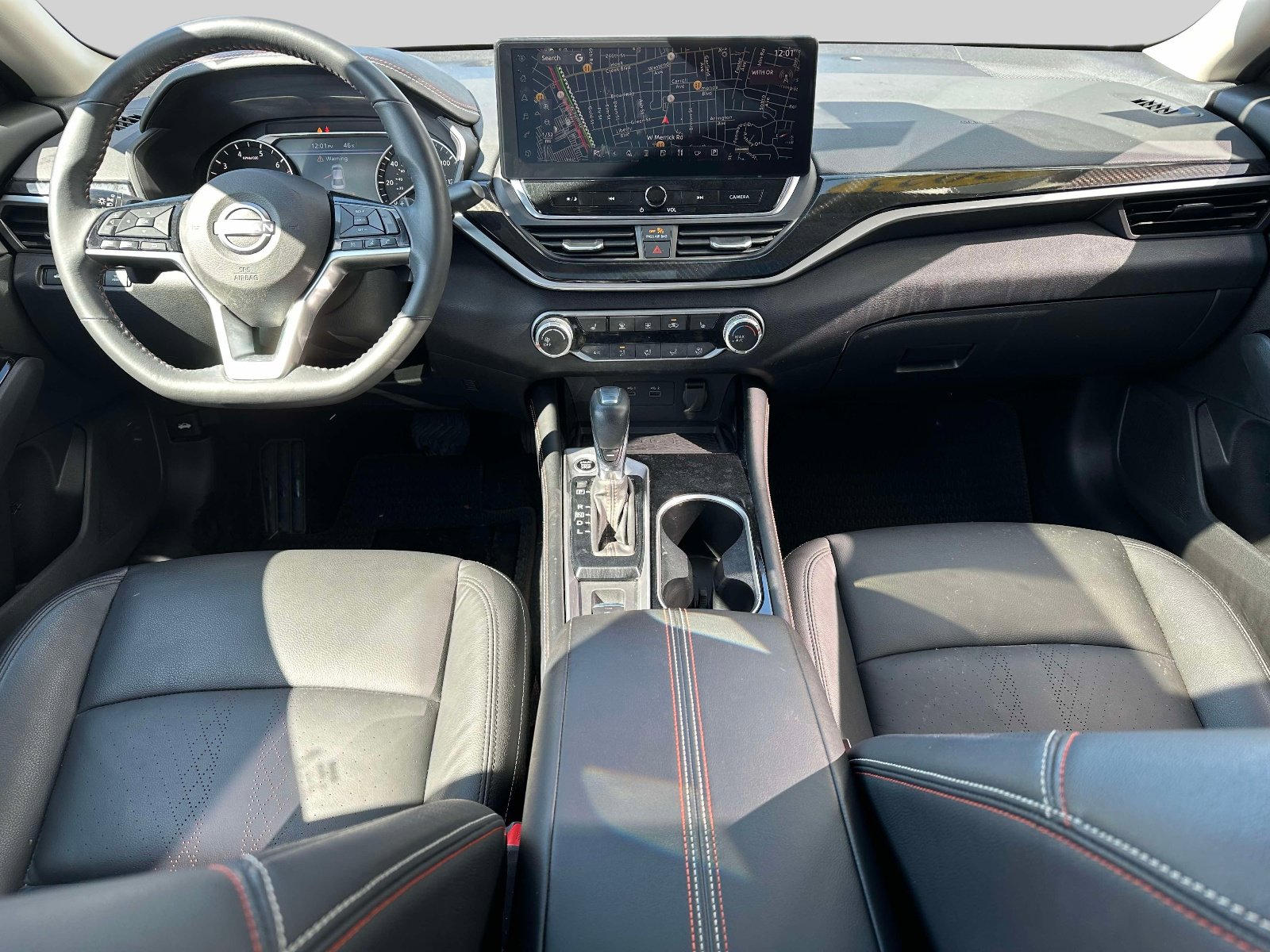 Used 2023 Nissan Altima 2.5 SR w/ SR Premium Package image 8