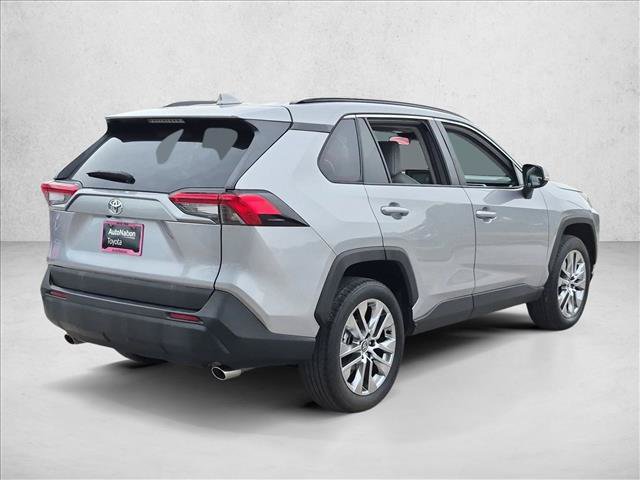 Used 2020 Toyota RAV4 XLE Premium FWD image 5